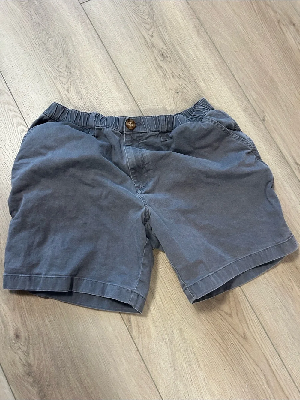 chubbies Men's gray Flat-Front Cotton Shorts